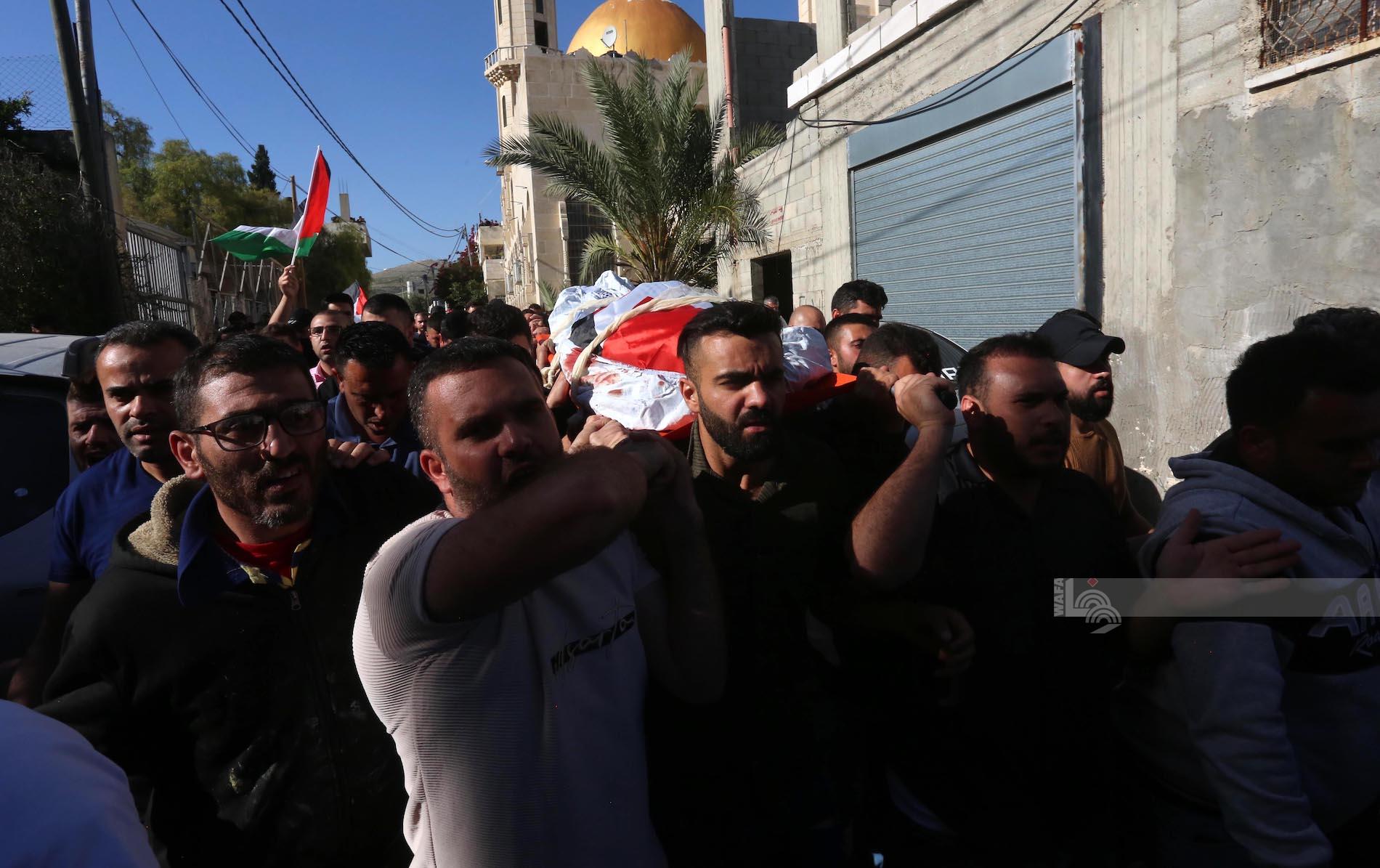 جانب من تشييع جثمان الشهيدة إيمان زياد عودة في بلدة حوارة (تصوير: أيمن نوباني/ وفا)